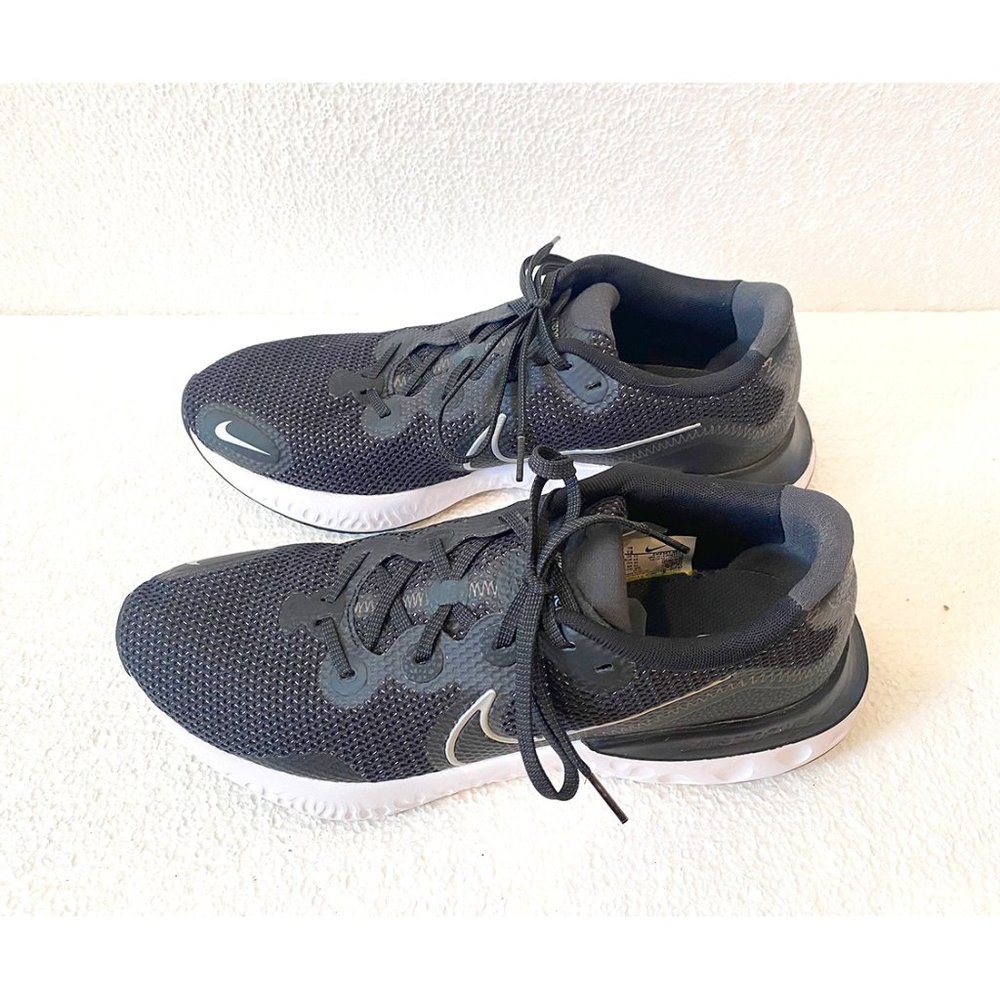 Men's Nike Renew Run, Size 12 US, Black and White